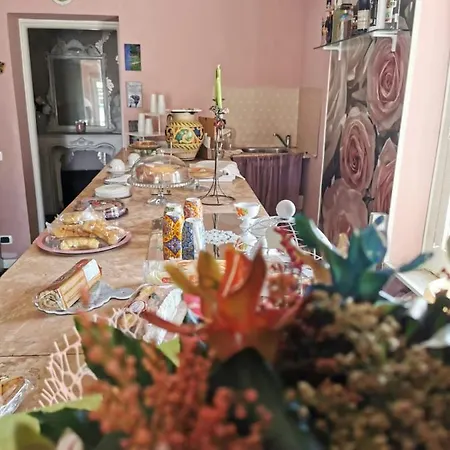 לינה וארוחת בוקר Shabby Charme Boutique *
